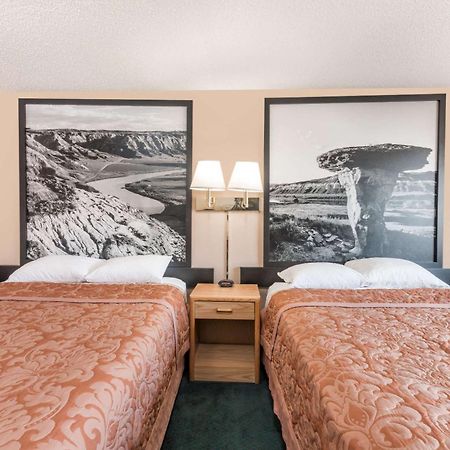 Super 8 By Wyndham Glendive Hotel Ngoại thất bức ảnh