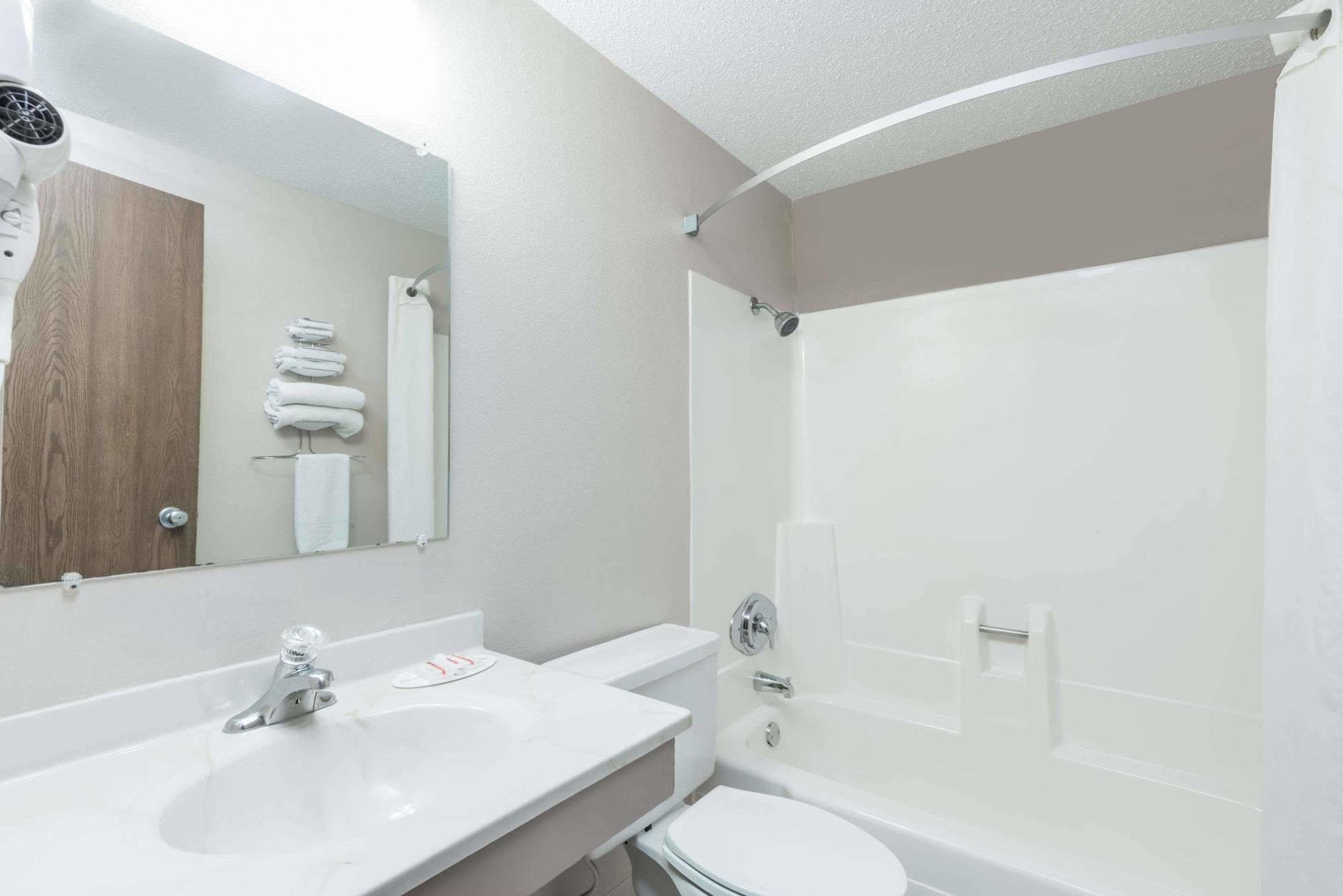 Super 8 By Wyndham Glendive Hotel Ngoại thất bức ảnh
