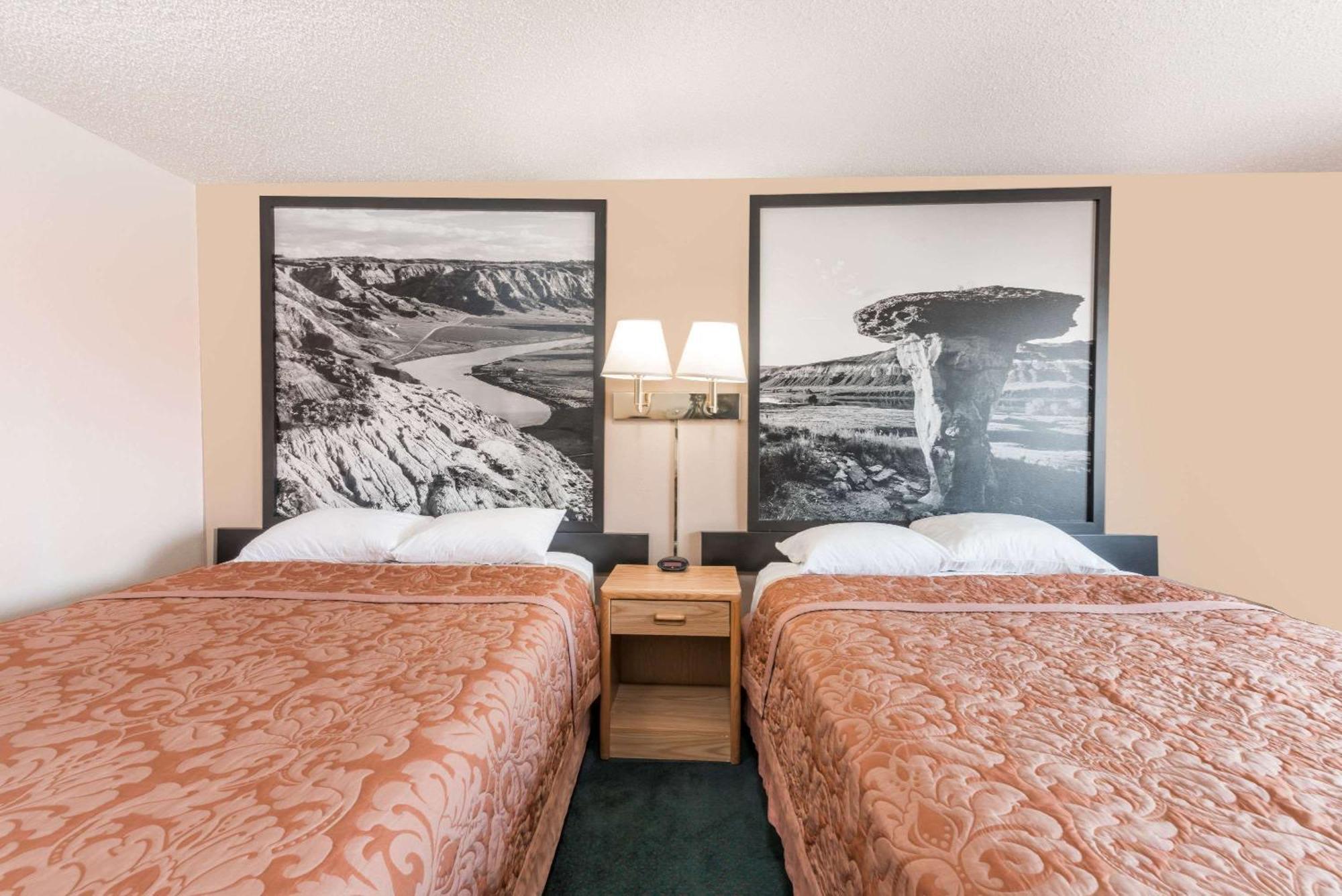Super 8 By Wyndham Glendive Hotel Ngoại thất bức ảnh