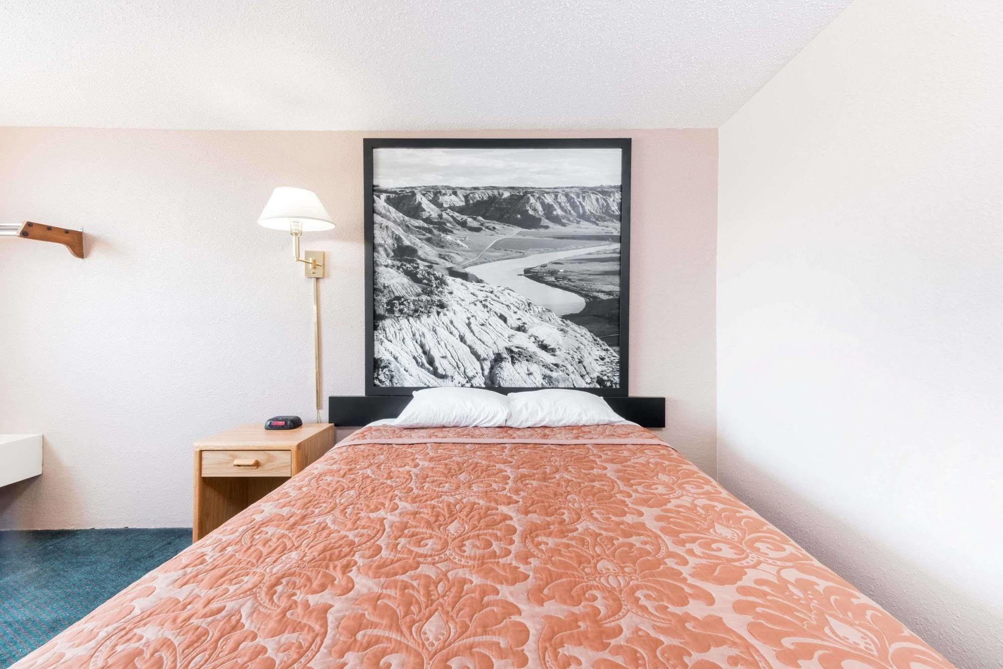 Super 8 By Wyndham Glendive Hotel Ngoại thất bức ảnh