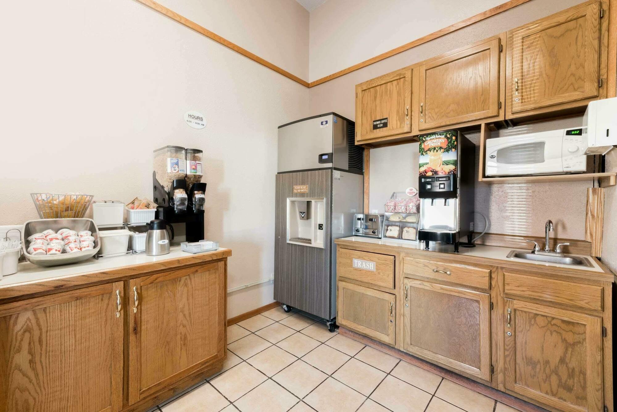 Super 8 By Wyndham Glendive Hotel Ngoại thất bức ảnh